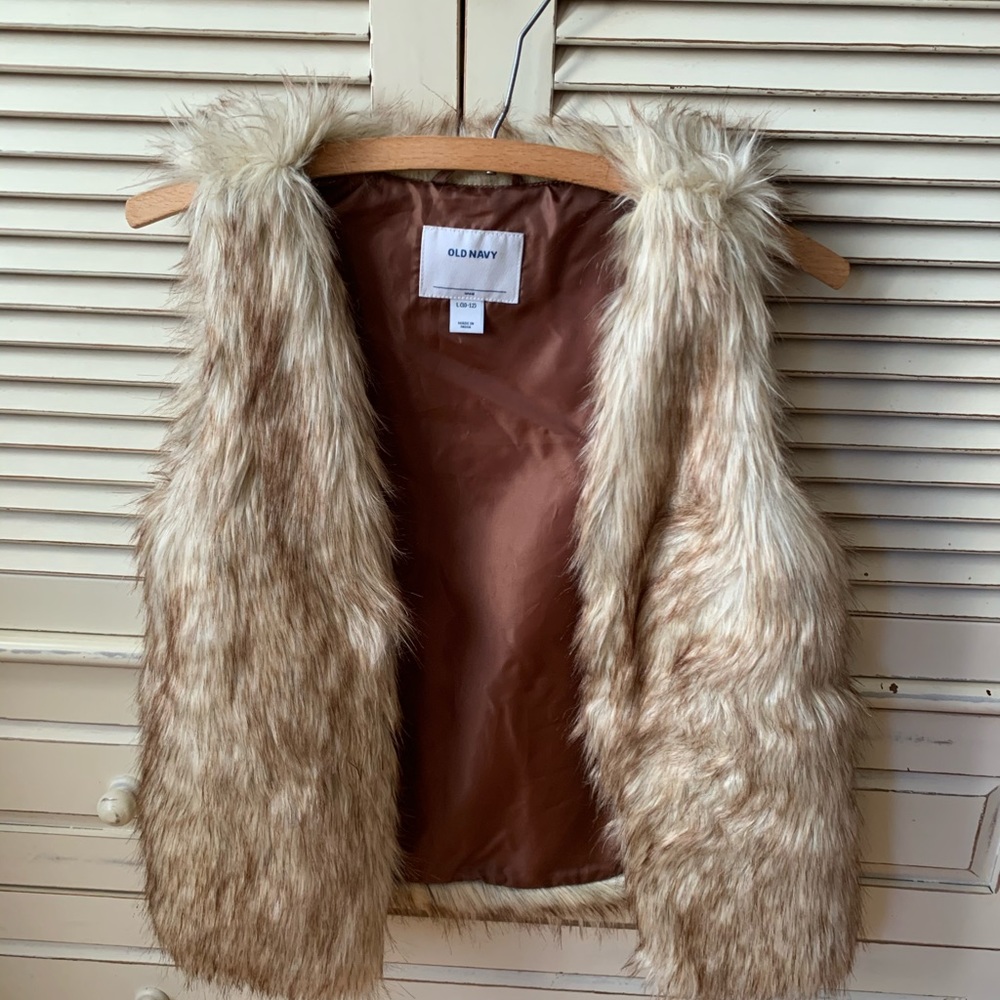 Old Navy girls faux word vest. Size 10-12. NWT